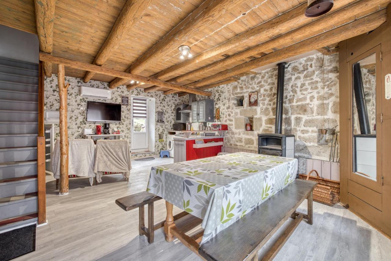 Maison Charmante A Valprivas Avec Jardin Prive. ภายนอก รูปภาพ